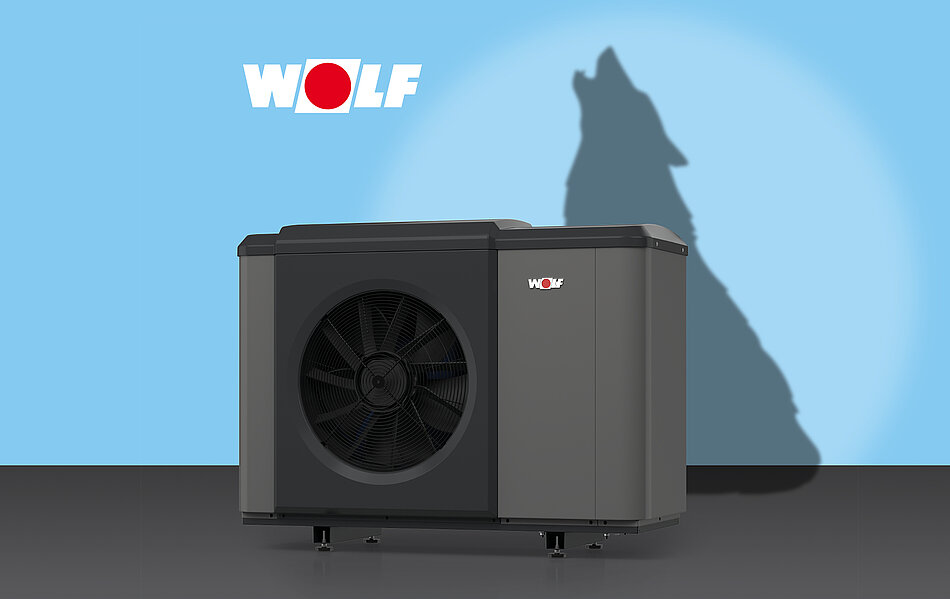Starke Wärmepumpe mit WOLF Symbolik Wärmepumpe von WOLF vor blauem Hintergrund mit Wolfsschatten und Markenlogo